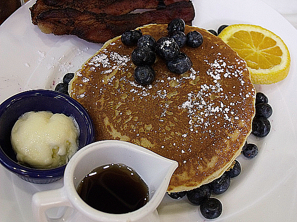 Blueberry Pancakes - Yolk - Streeterville - Chicago, IL