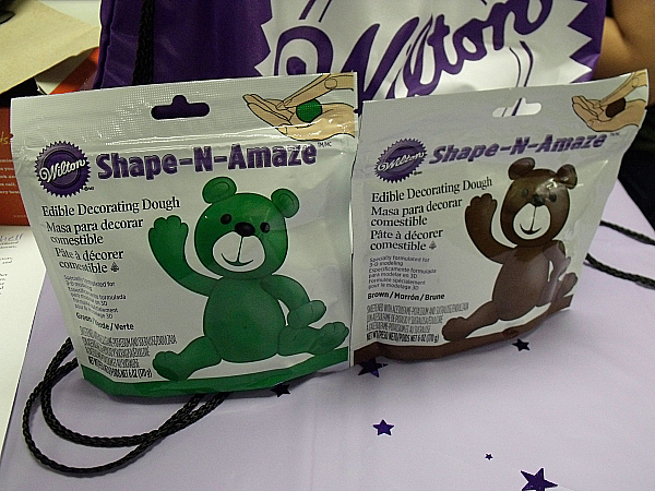 Wilton Shape-N-Amaze Edible Decorating Dough