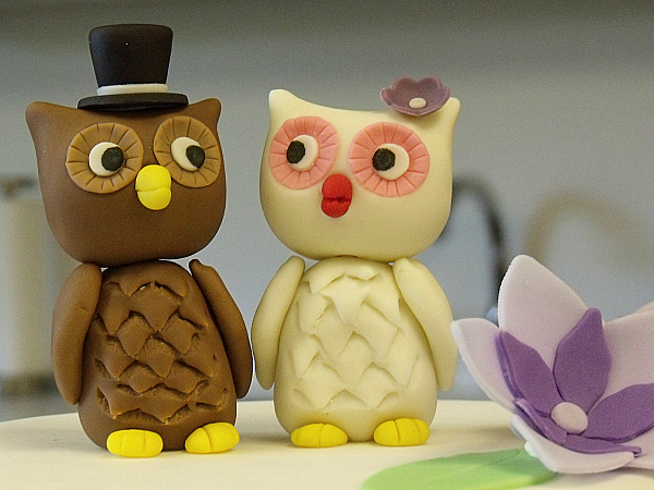 Wilton Shape-N-Amaze Edible Decorating Dough Bride and Groom Wedding Owls