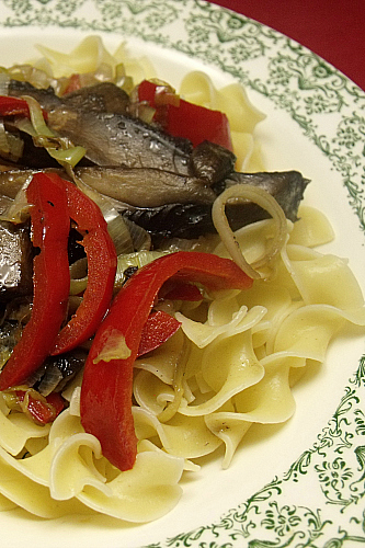 Pasta with Leeks, Mushrooms & Sweet Kapia Peppers