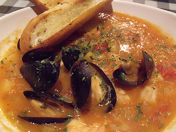 Bouillabaisse with mussels, shrimp and scallops