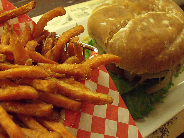 Sweet Potato Fries and a Veggie Burger at Knott's Berry Farm's Ghost Town Grill