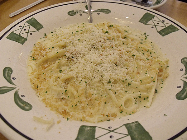 Bucatini Pasta with Roasted Garlic Alfredo Sauce