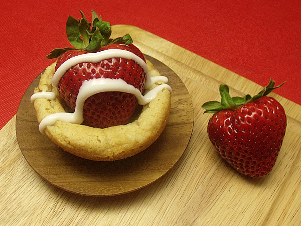 Pancake Bowls with Strawberries and White Chocolate