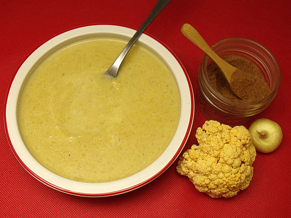 Easy Vegetarian Cauliflower Soup