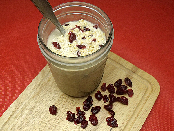 Vegan Cranberry Overnight Oats