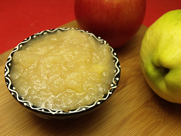 Slow Cooker Quince Applesauce