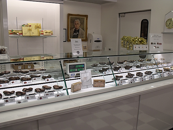 See's Candies - Fashion Island - Newport Beach, California