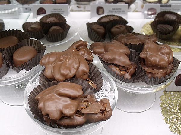 See's Candies - Fashion Island - Newport Beach, California