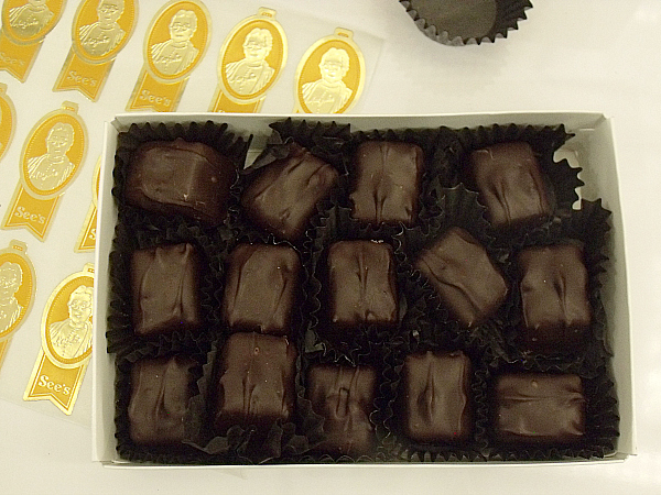 See's Candies - Fashion Island - Newport Beach, California