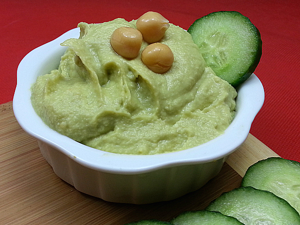 Avocado Hummus - Guacahummus - Hummumole