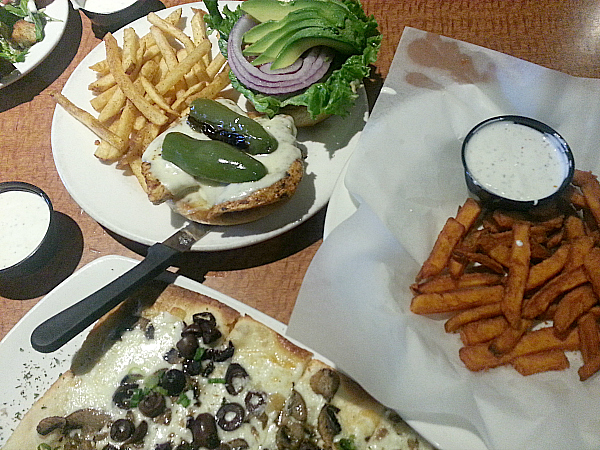 Oggi's Sports Brewhouse Pizza - Tustin, California