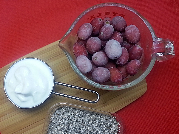 Red Grape and Chia Smoothie Ingredients