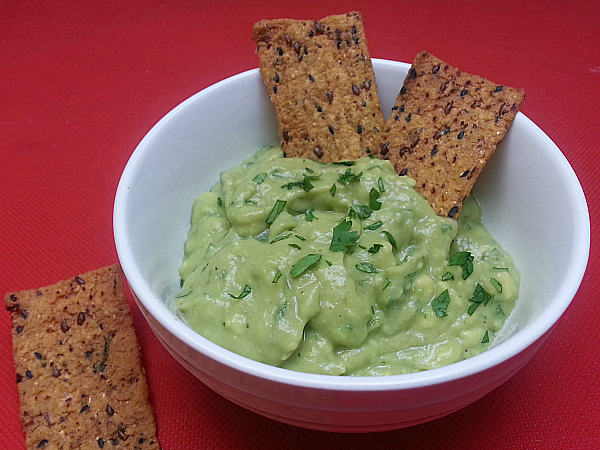 Vegan Avocado Yogurt Dip