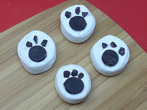 Polar Bear Paw Print Marshmallows for Hot Cocoa