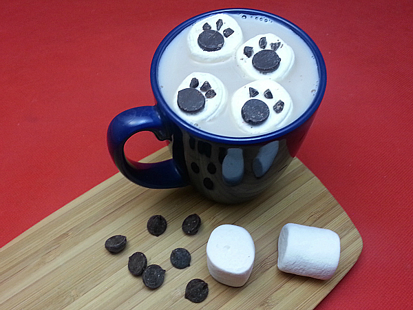 Polar Bear Paw Print Marshmallows for Hot Cocoa