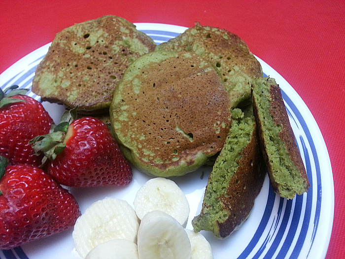 Easy Matcha Green Tea Pancakes