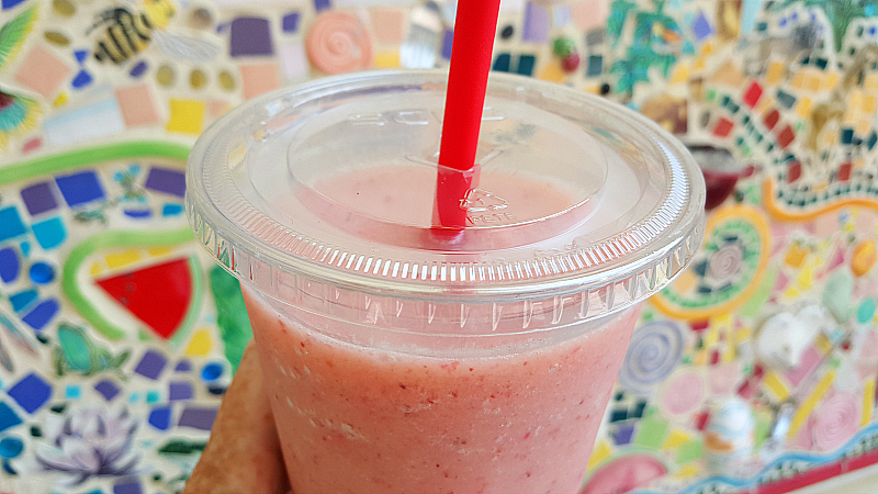 Schmoozie's Smoothies - Disney California Adventure Park