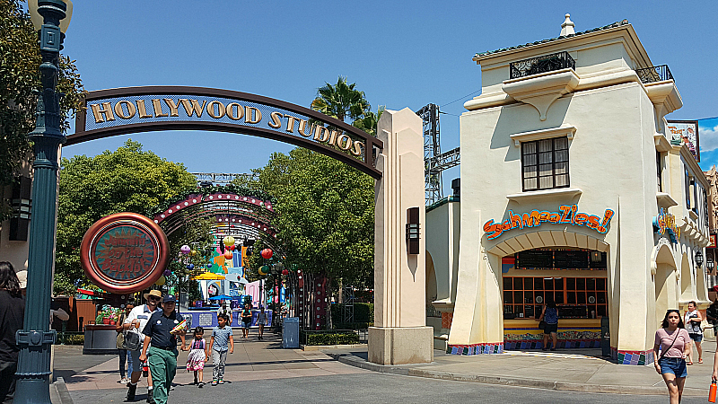 Schmoozie's Smoothies - Disney California Adventure Park