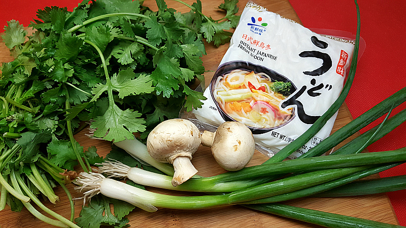 Easy Vegetarian Udon Noodle Soup