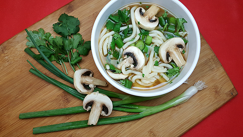 Easy Vegetarian Udon Noodle Soup