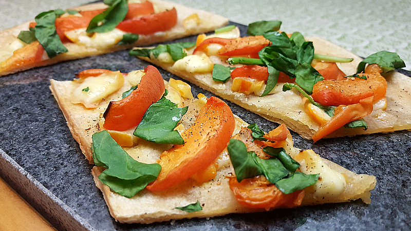 Apricot Brie Flatbread Recipe