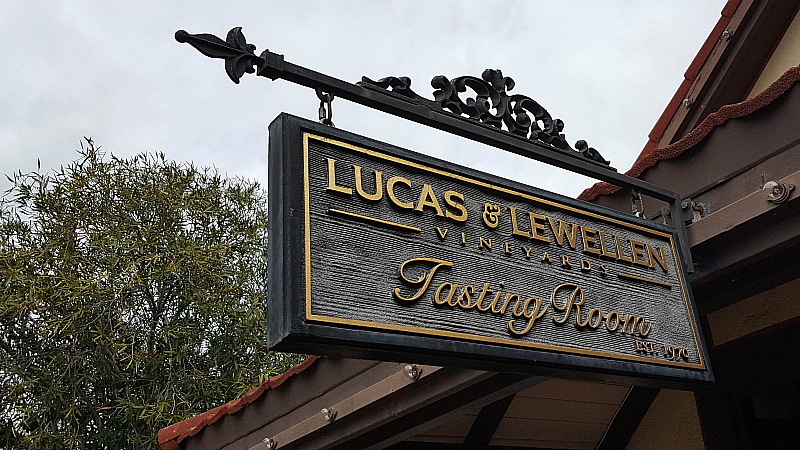 lucas lewellen vineyards tasting wine