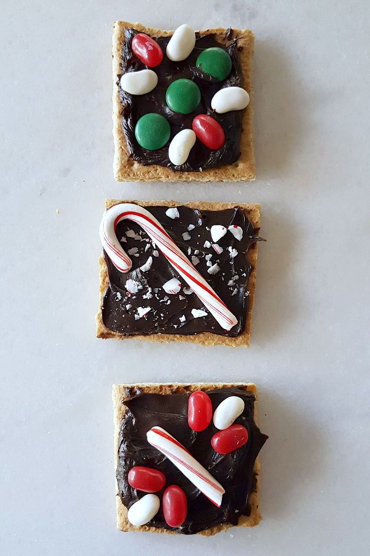 2 holiday graham crackers