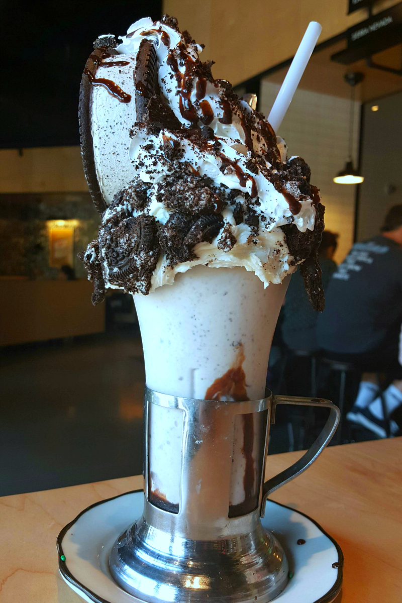 oreo milkshake at downtown disney