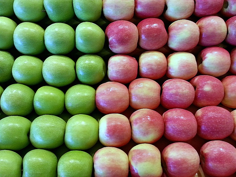 rows of green and red apples