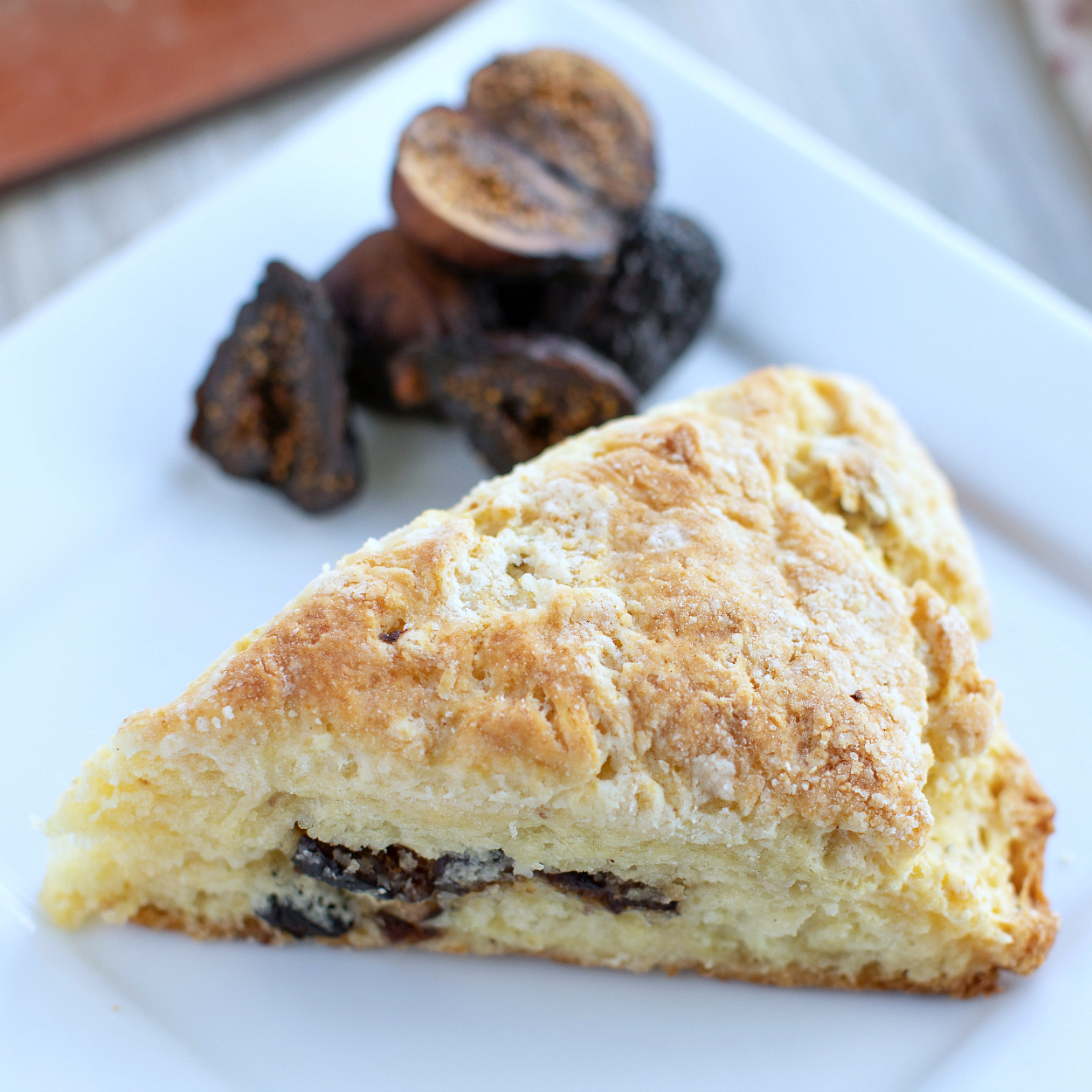 insta cardamom fig scone with dried figs