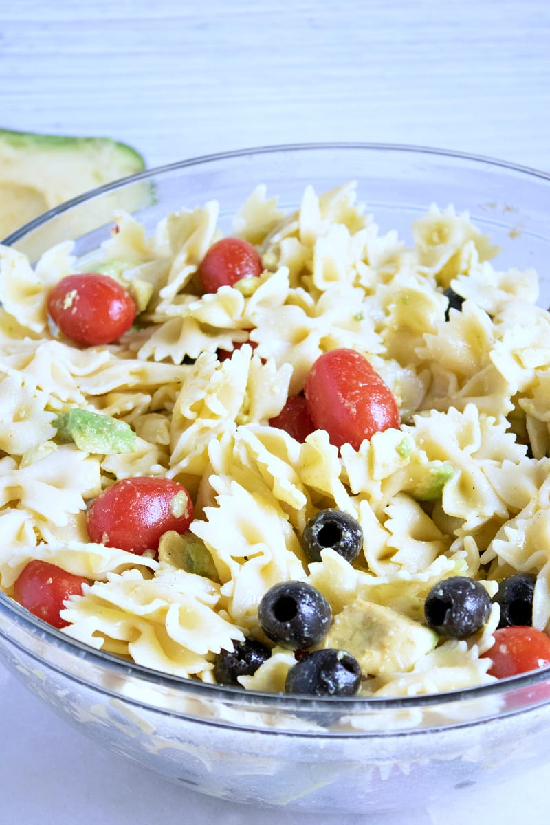 Avocado Bow Tie Pasta Salad Recipe #PastaSalad #PastaSaladRecipes #Vegetarian