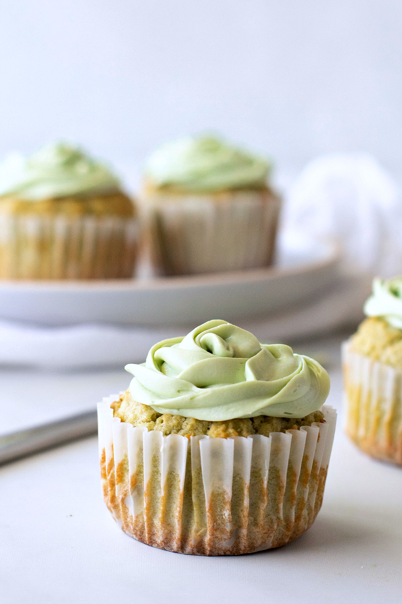 keto matcha cupcakes