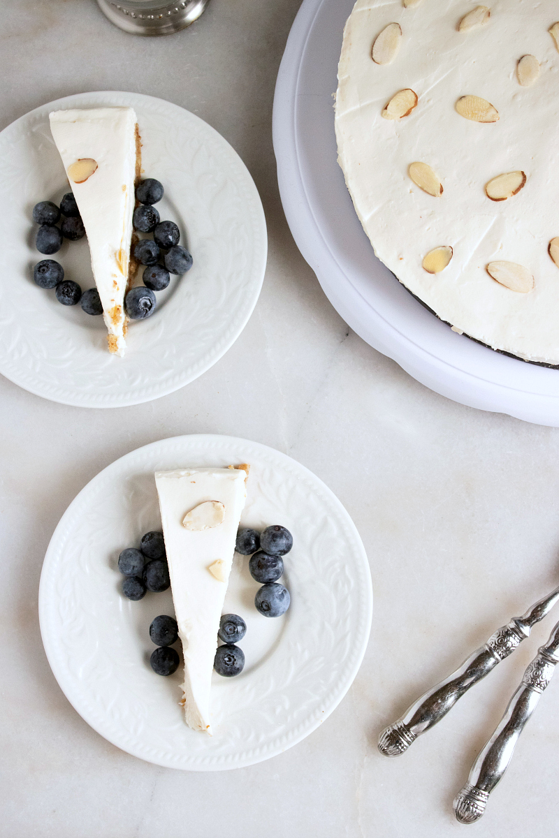 No Bake Blueberry Almond Cheesecake Recipe #Cheesecake #BlueberryDessert #nobakedessert #nobake