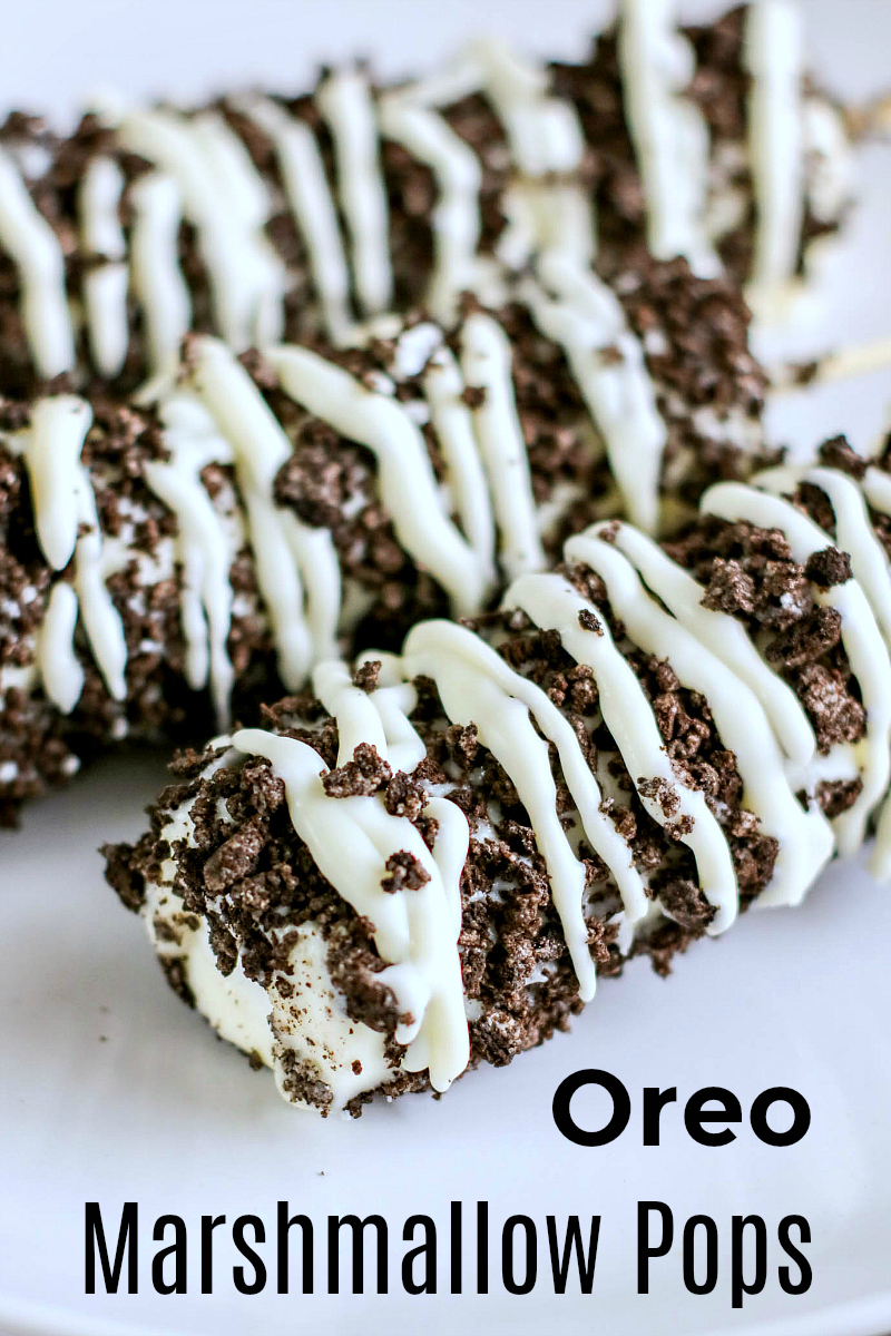 Easy Oreo Marshmallow Pops Recipe - Cookies and Cream treat made with white chocolate