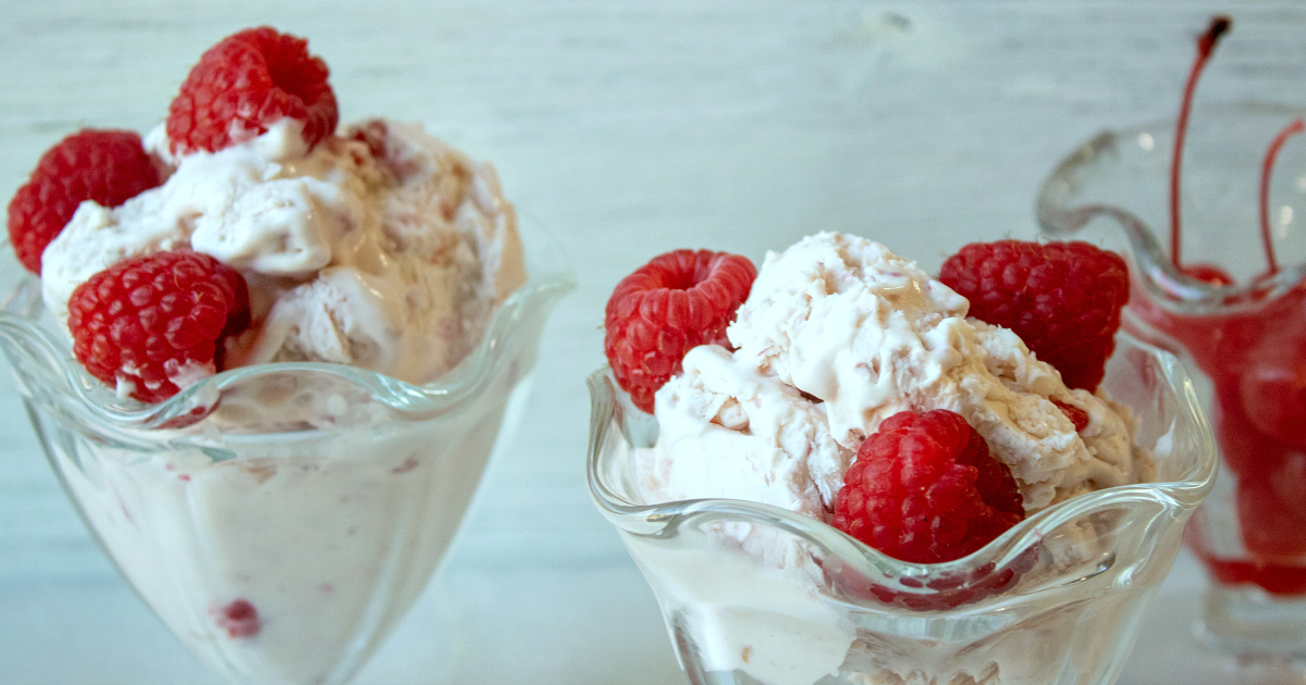 yummy raspberry cheesecake no churn ice cream