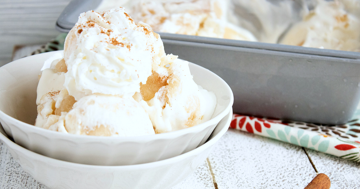 bowl of no churn apple pie 