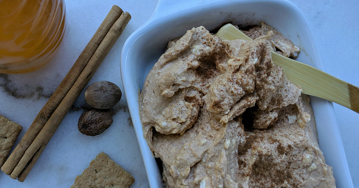 cream cheese pumpkin dip with cinnamon nutmeg honey