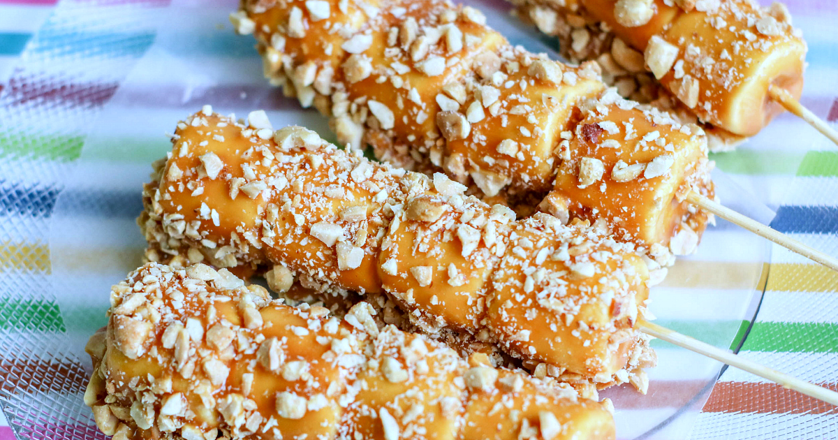 marshmallow kabobs with caramel and peanuts