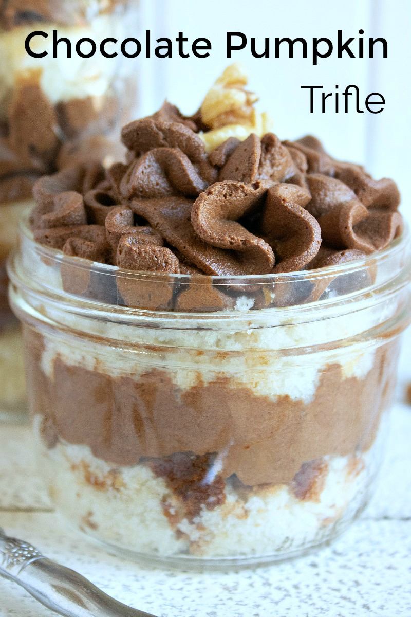 Mason Jar Chocolate Pumpkin Trifle Recipe - individual desserts for a holiday party or dinner buffet #pumpkinspice