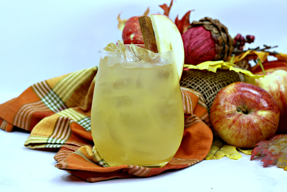 fall cocktail maple cider