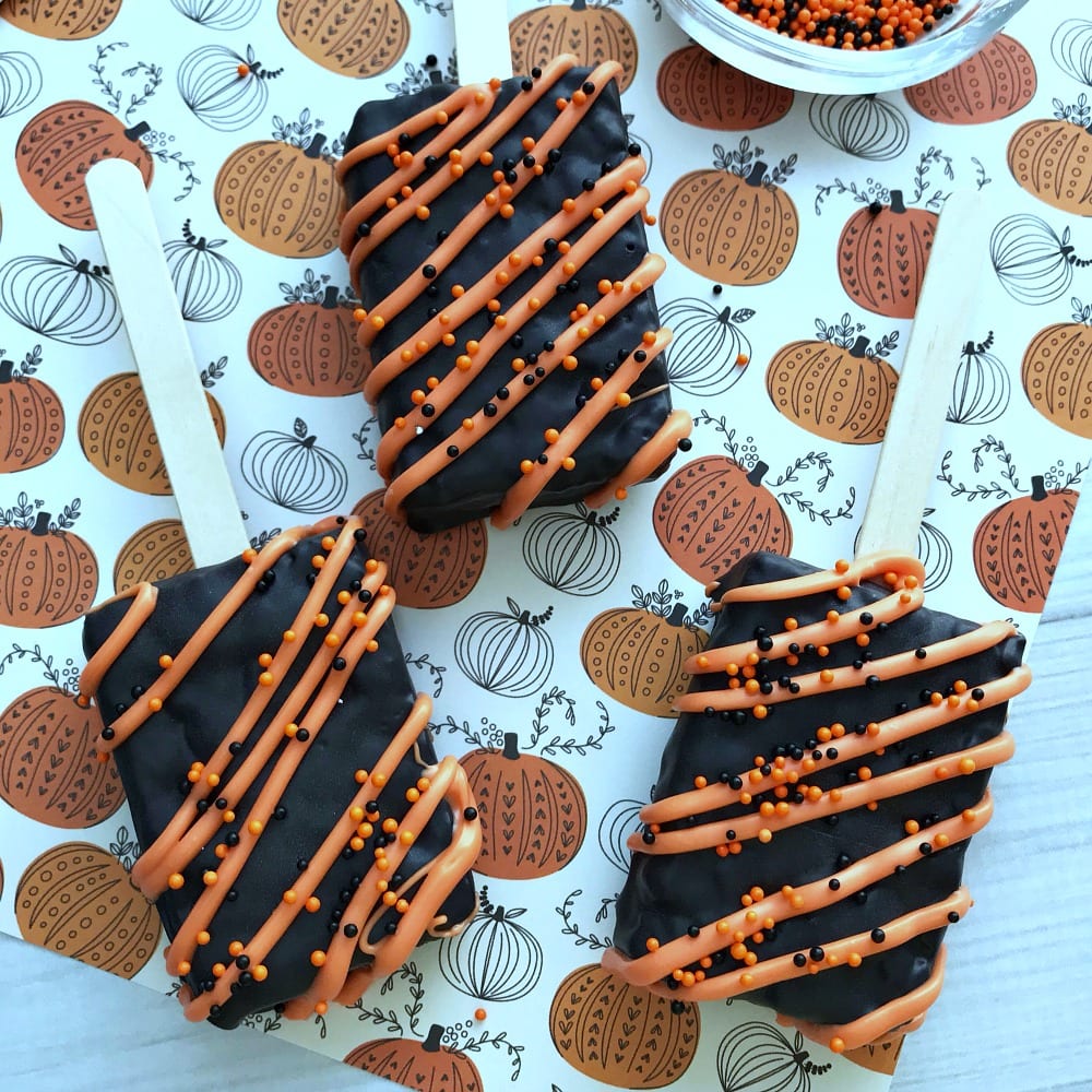 insta halloween rice krispie pops