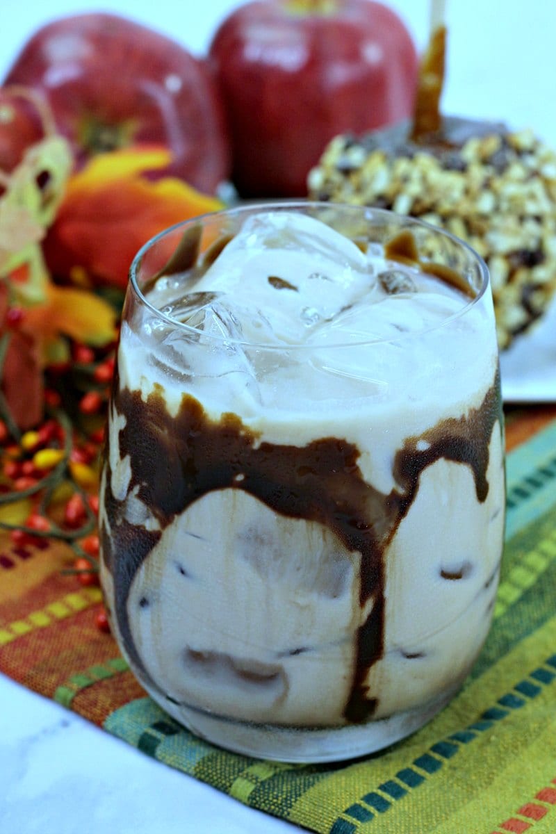 Chocolate Caramel Apple Cocktail Recipe #FallCocktail