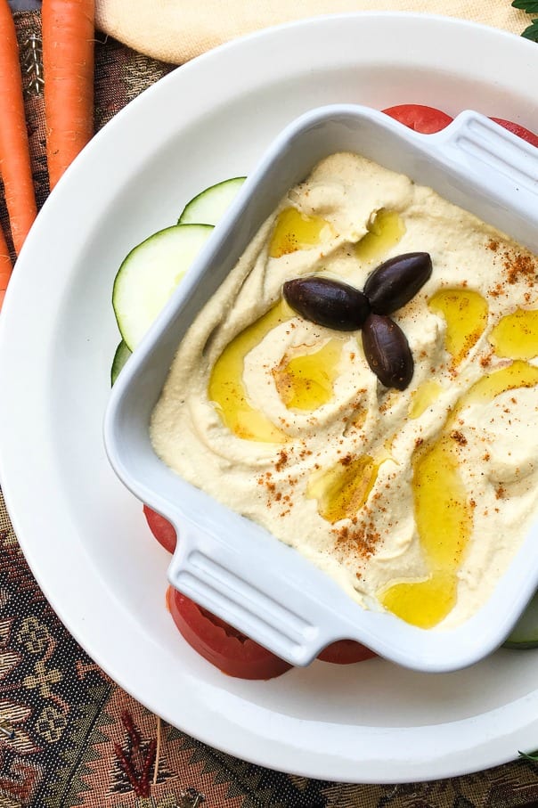 Quick and Easy Roasted Garlic Hummus Recipe #Hummus #HummusRecipe #RoastedGarlic #Garlic #Chickpeas #Hummus