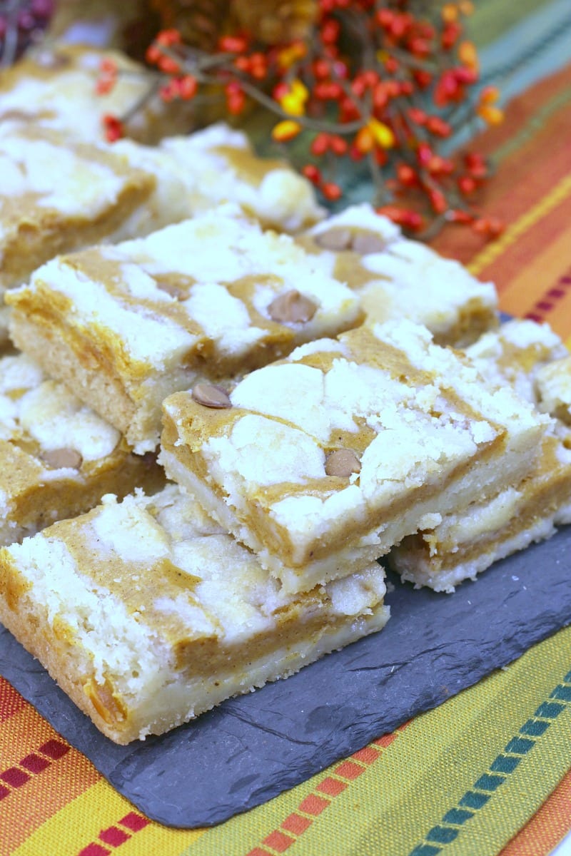 Pumpkin Cheesecake Cookie Bars Recipe #PumpkinSpice #Pumpkin #FallDessert #PumpkinCheesecake #CookieBars #PumpkinCookieBars #PumpkinCookies