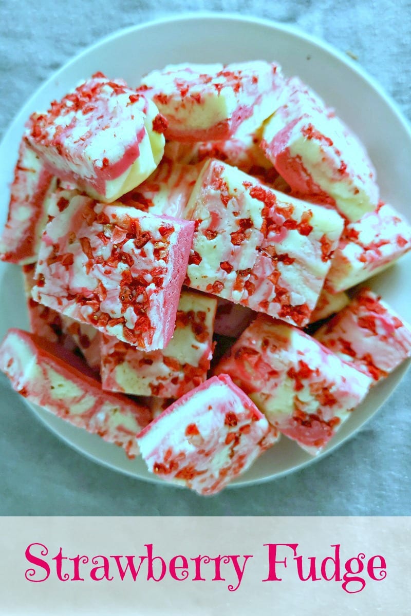 Strawberry Swirl Fudge Recipe with Strawberry Chunks #Fudge #HolidayFudge