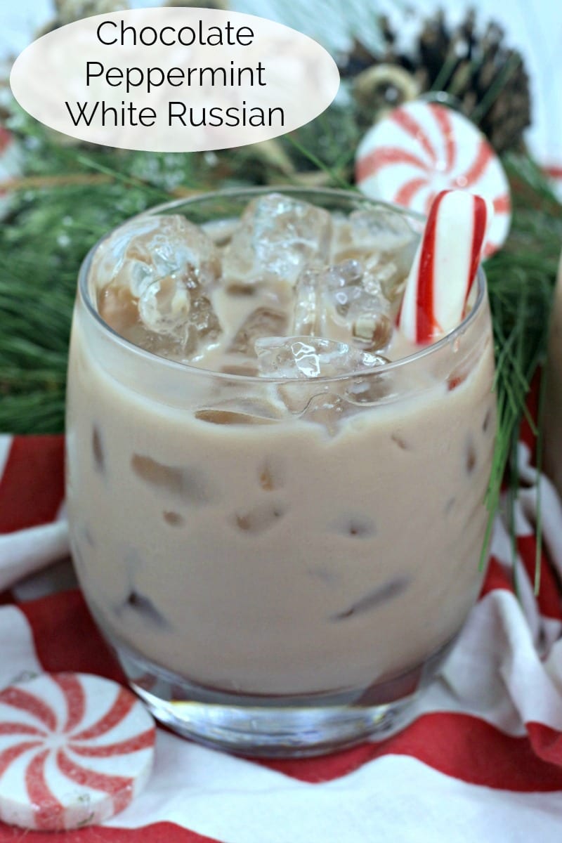 Chocolate Peppermint White Russian Cocktail Recipe #WhiteRussian #Cocktail #HolidayCocktail #AdultBeverage #PeppermintCocktail