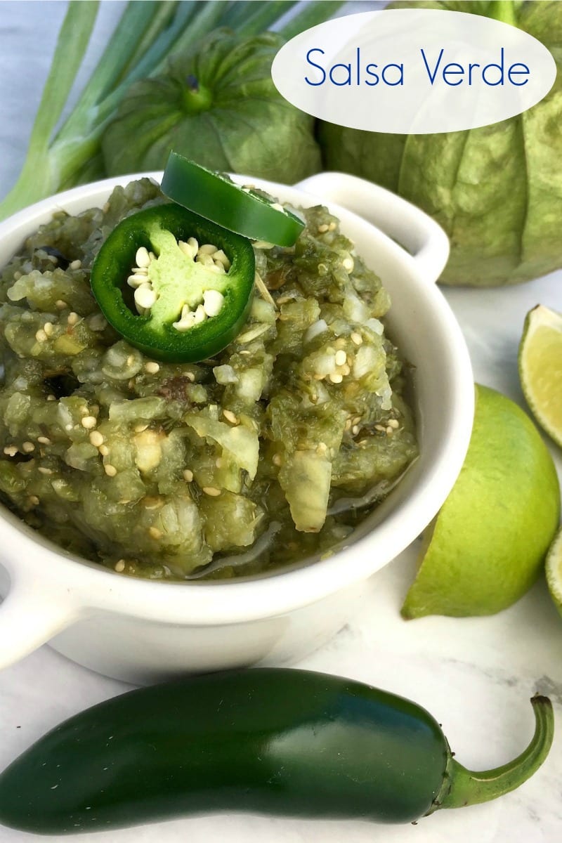 Easy Roasted Tomatillo Salsa Verde Recipe #SalsaRecipe #SalsaVerde #TomatilloSalsa #Salsa