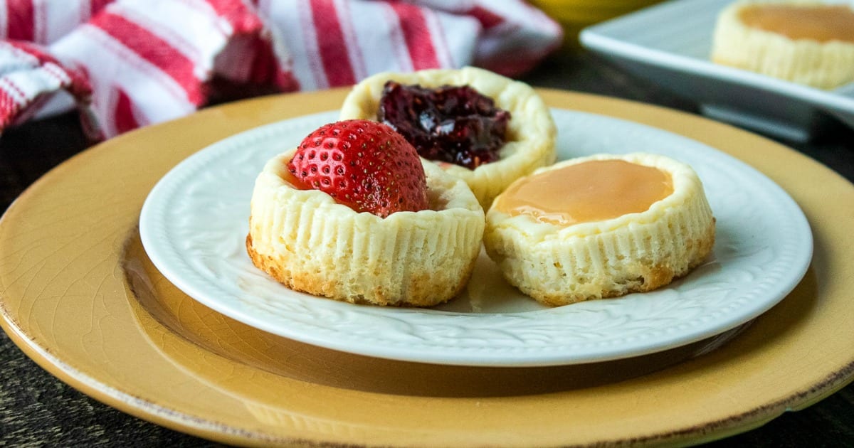 feature crustless mini cheesecake trio