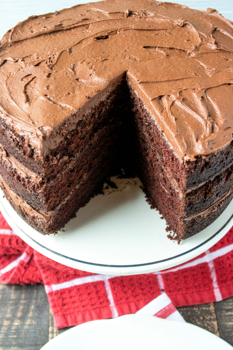 Easy and Delicious Chocolate Buttercream Frosting Recipe #FrostingRecipe #Buttercream